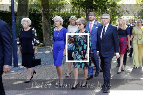 Den Haag 22 augustus 2019
Afscheidsdienst voor prinses Christina op paleis Noordeinde en de koninklijke stallen.
Aanwezig haar Kinderen Bernardo, Nicolas en Juliana alsmede prinses Beatrix prinses Irene prinses Margriet mr Pieter v Vollenhoven Koning Willem Alexander koningin Maxima prinses Mabel prins Constantijn Prinses laurentien en hun kinderen Leonore Claus Casimir Eloise   Prins Carlos  prinses Annemarie prinses Viktoria  Prins Jaime Prinses Carolina met man Albert Brenninkmeijer prinses Margarita met man Tjalling ten cate Prins floris en Prinses Aimee Prins Maurits en Prinses Marilene Prins Pieter Christiaan en Prins Bernhard jr.