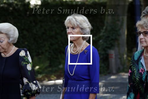 Den Haag 22 augustus 2019
Afscheidsdienst voor prinses Christina op paleis Noordeinde en de koninklijke stallen.
Aanwezig haar Kinderen Bernardo, Nicolas en Juliana alsmede prinses Beatrix prinses Irene prinses Margriet mr Pieter v Vollenhoven Koning Willem Alexander koningin Maxima prinses Mabel prins Constantijn Prinses laurentien en hun kinderen Leonore Claus Casimir Eloise   Prins Carlos  prinses Annemarie prinses Viktoria  Prins Jaime Prinses Carolina met man Albert Brenninkmeijer prinses Margarita met man Tjalling ten cate Prins floris en Prinses Aimee Prins Maurits en Prinses Marilene Prins Pieter Christiaan en Prins Bernhard jr.