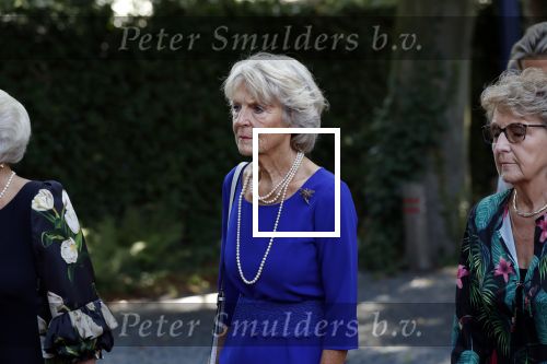 Den Haag 22 augustus 2019
Afscheidsdienst voor prinses Christina op paleis Noordeinde en de koninklijke stallen.
Aanwezig haar Kinderen Bernardo, Nicolas en Juliana alsmede prinses Beatrix prinses Irene prinses Margriet mr Pieter v Vollenhoven Koning Willem Alexander koningin Maxima prinses Mabel prins Constantijn Prinses laurentien en hun kinderen Leonore Claus Casimir Eloise   Prins Carlos  prinses Annemarie prinses Viktoria  Prins Jaime Prinses Carolina met man Albert Brenninkmeijer prinses Margarita met man Tjalling ten cate Prins floris en Prinses Aimee Prins Maurits en Prinses Marilene Prins Pieter Christiaan en Prins Bernhard jr.