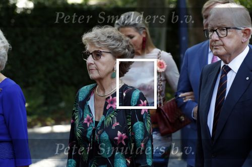 Den Haag 22 augustus 2019
Afscheidsdienst voor prinses Christina op paleis Noordeinde en de koninklijke stallen.
Aanwezig haar Kinderen Bernardo, Nicolas en Juliana alsmede prinses Beatrix prinses Irene prinses Margriet mr Pieter v Vollenhoven Koning Willem Alexander koningin Maxima prinses Mabel prins Constantijn Prinses laurentien en hun kinderen Leonore Claus Casimir Eloise   Prins Carlos  prinses Annemarie prinses Viktoria  Prins Jaime Prinses Carolina met man Albert Brenninkmeijer prinses Margarita met man Tjalling ten cate Prins floris en Prinses Aimee Prins Maurits en Prinses Marilene Prins Pieter Christiaan en Prins Bernhard jr.