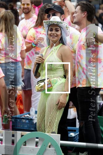Amsterdam 3 augustus 2019
Gaypride in de grachten van Amsterdam.
Roxeanne Hazes met partner Erik Zwennes