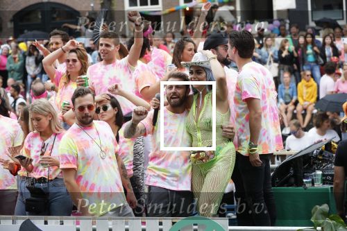 Amsterdam 3 augustus 2019
Gaypride in de grachten van Amsterdam.
Roxeanne Hazes met partner Erik Zwennes