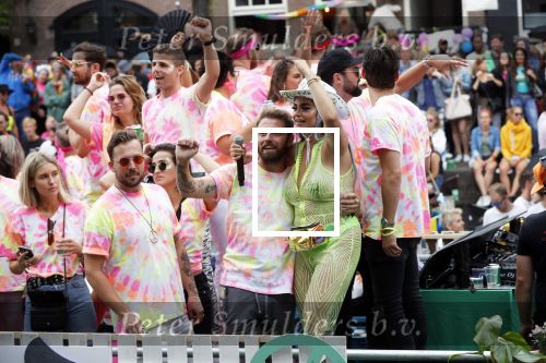Amsterdam 3 augustus 2019
Gaypride in de grachten van Amsterdam.
Roxeanne Hazes met partner Erik Zwennes