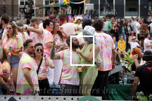 Amsterdam 3 augustus 2019
Gaypride in de grachten van Amsterdam.
Roxeanne Hazes met partner Erik Zwennes