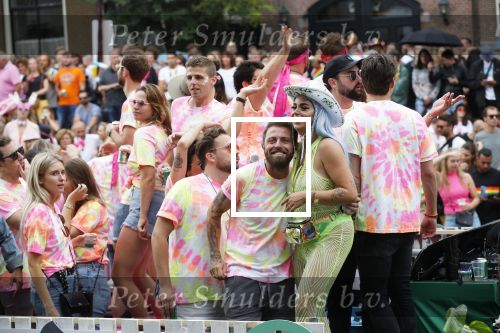 Amsterdam 3 augustus 2019
Gaypride in de grachten van Amsterdam.
Roxeanne Hazes met partner Erik Zwennes