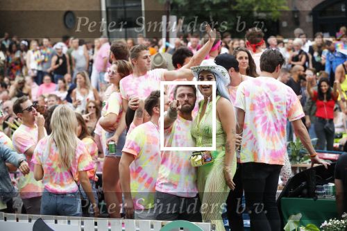 Amsterdam 3 augustus 2019
Gaypride in de grachten van Amsterdam.
Roxeanne Hazes met partner Erik Zwennes