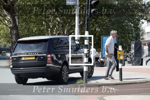 Amsterdam 23 augustus 2019
Ruud de Wild arriveert op zijn motor bij het huis van Olcay Gulsen . Daarna gaan ze met Olcay haar auto naar een fietsenwinkel.