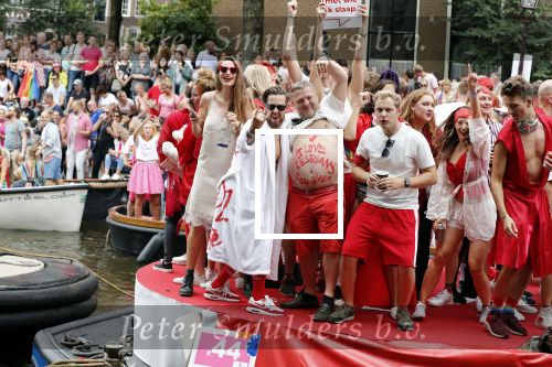 Amsterdam 3 augustus 2019
Gaypride in de grachten van Amsterdam.
Selwyn Senatori met zijn vrouw