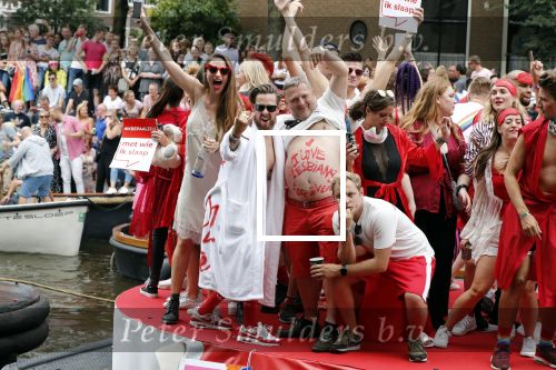 Amsterdam 3 augustus 2019
Gaypride in de grachten van Amsterdam.
Selwyn Senatori met zijn vrouw
