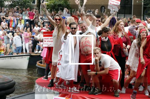 Amsterdam 3 augustus 2019
Gaypride in de grachten van Amsterdam.
Selwyn Senatori met zijn vrouw