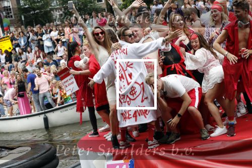 Amsterdam 3 augustus 2019
Gaypride in de grachten van Amsterdam.
Selwyn Senatori met zijn vrouw