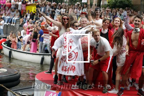 Amsterdam 3 augustus 2019
Gaypride in de grachten van Amsterdam.
Selwyn Senatori met zijn vrouw