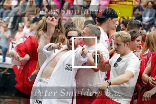 Amsterdam 3 augustus 2019
Gaypride in de grachten van Amsterdam.
Selwyn Senatori met zijn vrouw