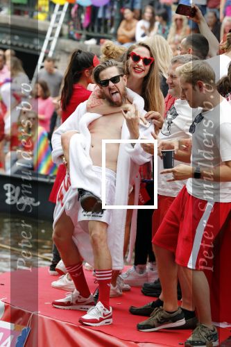Amsterdam 3 augustus 2019
Gaypride in de grachten van Amsterdam.
Selwyn Senatori met zijn vrouw