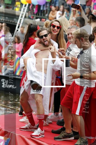 Amsterdam 3 augustus 2019
Gaypride in de grachten van Amsterdam.
Selwyn Senatori met zijn vrouw