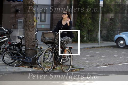 Amsterdam 31 augustus 2019
Susan Visser op de fiets in Amsterdam zuid.