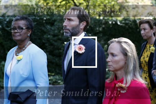 Den Haag 22 augustus 2019
Afscheidsdienst voor prinses Christina op paleis Noordeinde en de koninklijke stallen.
Aanwezig haar Kinderen Bernardo, Nicolas en Juliana alsmede prinses Beatrix prinses Irene prinses Margriet mr Pieter v Vollenhoven Koning Willem Alexander koningin Maxima prinses Mabel prins Constantijn Prinses laurentien en hun kinderen Leonore Claus Casimir Eloise   Prins Carlos  prinses Annemarie prinses Viktoria  Prins Jaime Prinses Carolina met man Albert Brenninkmeijer prinses Margarita met man Tjalling ten cate Prins floris en Prinses Aimee Prins Maurits en Prinses Marilene Prins Pieter Christiaan en Prins Bernhard jr.
