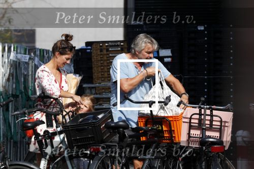 Amsterdam 31 augustus 2019
Victor Reinier met vriendin en dochter op de fiets