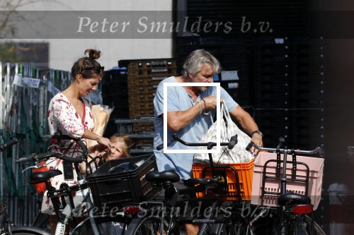 Amsterdam 31 augustus 2019
Victor Reinier met vriendin en dochter op de fiets