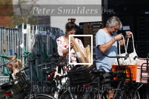 Amsterdam 31 augustus 2019
Victor Reinier met vriendin en dochter op de fiets