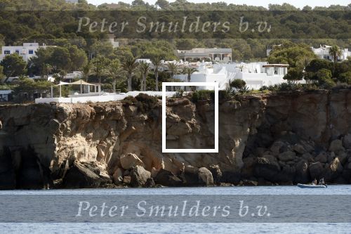 Ibiza  18 augustus 2019
De villa / huis van Wesley Sneijder en Yolanthe Cabau vanaf zee gezien.