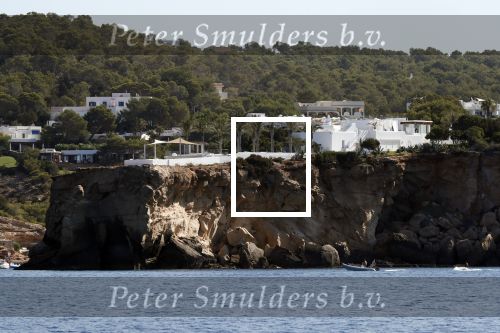 Ibiza  18 augustus 2019
De villa / huis van Wesley Sneijder en Yolanthe Cabau vanaf zee gezien.