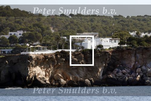 Ibiza  18 augustus 2019
De villa / huis van Wesley Sneijder en Yolanthe Cabau vanaf zee gezien.
