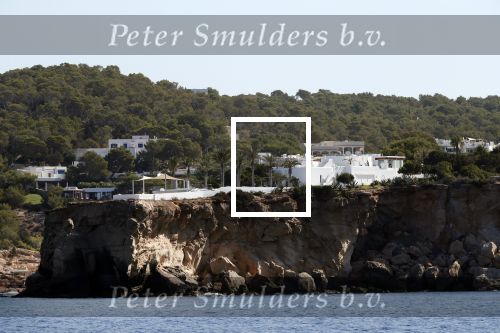 Ibiza  18 augustus 2019
De villa / huis van Wesley Sneijder en Yolanthe Cabau vanaf zee gezien.