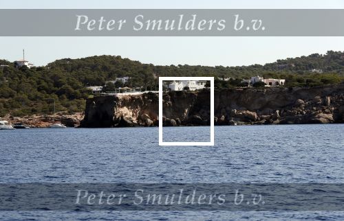 Ibiza  18 augustus 2019
De villa / huis van Wesley Sneijder en Yolanthe Cabau vanaf zee gezien.