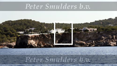Ibiza  18 augustus 2019
De villa / huis van Wesley Sneijder en Yolanthe Cabau vanaf zee gezien.