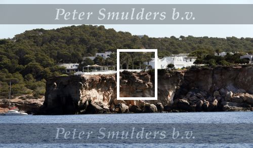 Ibiza  18 augustus 2019
De villa / huis van Wesley Sneijder en Yolanthe Cabau vanaf zee gezien.