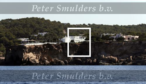 Ibiza  18 augustus 2019
De villa / huis van Wesley Sneijder en Yolanthe Cabau vanaf zee gezien.