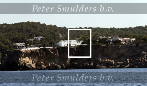 Ibiza  18 augustus 2019
De villa / huis van Wesley Sneijder en Yolanthe Cabau vanaf zee gezien.