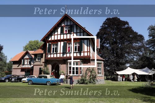 Diepenheim 24 augustus 2019
Wibi Soerjadi geeft tuinconcert in de tuin van zijn huis.