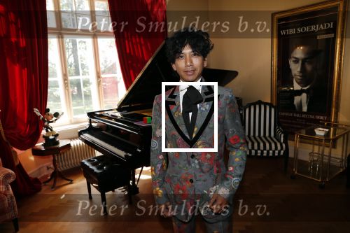 Diepenheim 24 augustus 2019
Wibi Soerjadi geeft tuinconcert in de tuin van zijn huis.