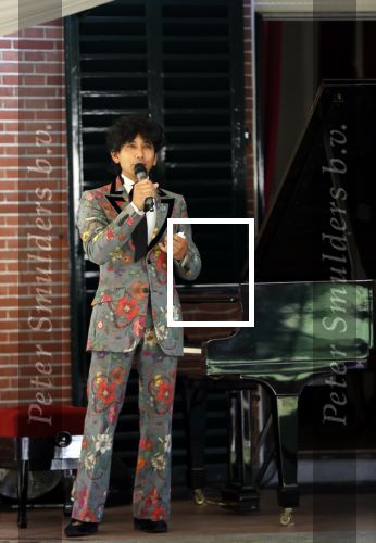 Diepenheim 24 augustus 2019
Wibi Soerjadi geeft tuinconcert in de tuin van zijn huis.