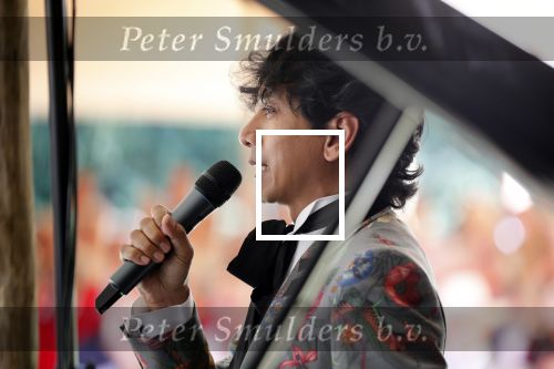 Diepenheim 24 augustus 2019
Wibi Soerjadi geeft tuinconcert in de tuin van zijn huis.
