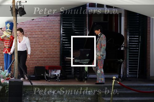 Diepenheim 24 augustus 2019
Wibi Soerjadi geeft tuinconcert in de tuin van zijn huis. PA Danielle