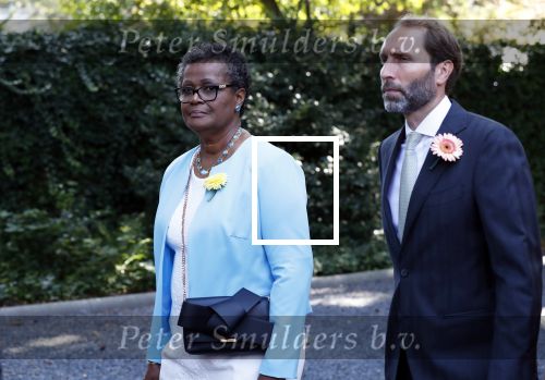 Den Haag 22 augustus 2019
Afscheidsdienst voor prinses Christina op paleis Noordeinde en de koninklijke stallen.
Aanwezig haar Kinderen Bernardo, Nicolas en Juliana alsmede prinses Beatrix prinses Irene prinses Margriet mr Pieter v Vollenhoven Koning Willem Alexander koningin Maxima prinses Mabel prins Constantijn Prinses laurentien en hun kinderen Leonore Claus Casimir Eloise   Prins Carlos  prinses Annemarie prinses Viktoria  Prins Jaime Prinses Carolina met man Albert Brenninkmeijer prinses Margarita met man Tjalling ten cate Prins floris en Prinses Aimee Prins Maurits en Prinses Marilene Prins Pieter Christiaan en Prins Bernhard jr. hulp Prinses Christina