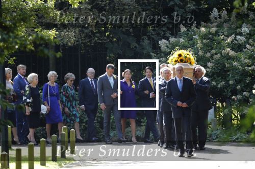 Den Haag 22 augustus 2019
Afscheidsdienst voor prinses Christina op paleis Noordeinde en de koninklijke stallen.
Aanwezig haar Kinderen Bernardo, Nicolas en Juliana alsmede prinses Beatrix prinses Irene prinses Margriet mr Pieter v Vollenhoven Koning Willem Alexander koningin Maxima prinses Mabel prins Constantijn Prinses laurentien en hun kinderen Leonore Claus Casimir Eloise   Prins Carlos  prinses Annemarie prinses Viktoria  Prins Jaime Prinses Carolina met man Albert Brenninkmeijer prinses Margarita met man Tjalling ten cate Prins floris en Prinses Aimee Prins Maurits en Prinses Marilene Prins Pieter Christiaan en Prins Bernhard jr.