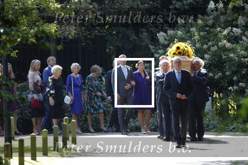 Den Haag 22 augustus 2019
Afscheidsdienst voor prinses Christina op paleis Noordeinde en de koninklijke stallen.
Aanwezig haar Kinderen Bernardo, Nicolas en Juliana alsmede prinses Beatrix prinses Irene prinses Margriet mr Pieter v Vollenhoven Koning Willem Alexander koningin Maxima prinses Mabel prins Constantijn Prinses laurentien en hun kinderen Leonore Claus Casimir Eloise   Prins Carlos  prinses Annemarie prinses Viktoria  Prins Jaime Prinses Carolina met man Albert Brenninkmeijer prinses Margarita met man Tjalling ten cate Prins floris en Prinses Aimee Prins Maurits en Prinses Marilene Prins Pieter Christiaan en Prins Bernhard jr.