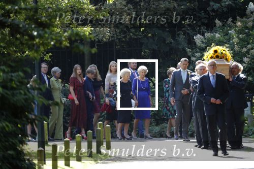 Den Haag 22 augustus 2019
Afscheidsdienst voor prinses Christina op paleis Noordeinde en de koninklijke stallen.
Aanwezig haar Kinderen Bernardo, Nicolas en Juliana alsmede prinses Beatrix prinses Irene prinses Margriet mr Pieter v Vollenhoven Koning Willem Alexander koningin Maxima prinses Mabel prins Constantijn Prinses laurentien en hun kinderen Leonore Claus Casimir Eloise   Prins Carlos  prinses Annemarie prinses Viktoria  Prins Jaime Prinses Carolina met man Albert Brenninkmeijer prinses Margarita met man Tjalling ten cate Prins floris en Prinses Aimee Prins Maurits en Prinses Marilene Prins Pieter Christiaan en Prins Bernhard jr.
