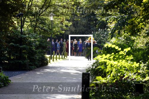 Den Haag 22 augustus 2019
Afscheidsdienst voor prinses Christina op paleis Noordeinde en de koninklijke stallen.
Aanwezig haar Kinderen Bernardo, Nicolas en Juliana alsmede prinses Beatrix prinses Irene prinses Margriet mr Pieter v Vollenhoven Koning Willem Alexander koningin Maxima prinses Mabel prins Constantijn Prinses laurentien en hun kinderen Leonore Claus Casimir Eloise   Prins Carlos  prinses Annemarie prinses Viktoria  Prins Jaime Prinses Carolina met man Albert Brenninkmeijer prinses Margarita met man Tjalling ten cate Prins floris en Prinses Aimee Prins Maurits en Prinses Marilene Prins Pieter Christiaan en Prins Bernhard jr.