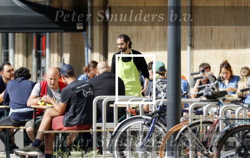 Amsterdam 20 augustus 2020
Opnames Mocro Maffia 3 in amsterdam met oa aanwezig Robert de Hoog Achmed Akkabi en Bobby Boermans .