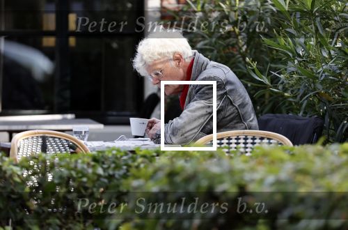 Laren 13 september 2020
Ad Visser op terras in Laren .