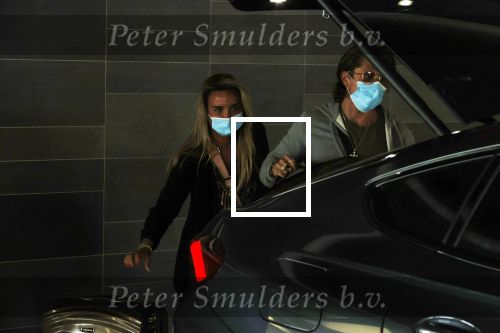 Schiphol  10 september 2020
Andre Hazes en zijn vriendin Monique op schiphol.