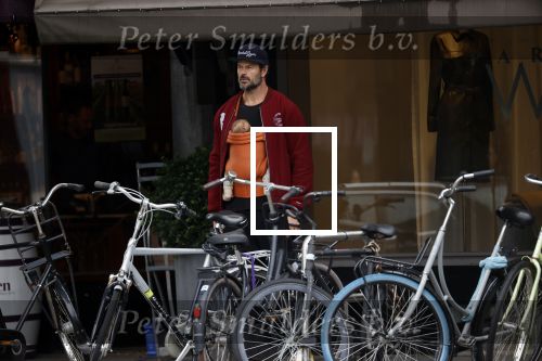 Amsterdam 22 augustus 2020
Arie Boomsma met zijn baby op zijn borst.