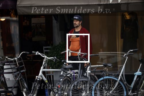 Amsterdam 22 augustus 2020
Arie Boomsma met zijn baby op zijn borst.