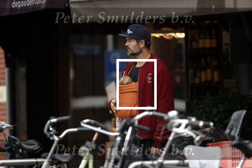 Amsterdam 22 augustus 2020
Arie Boomsma met zijn baby op zijn borst.