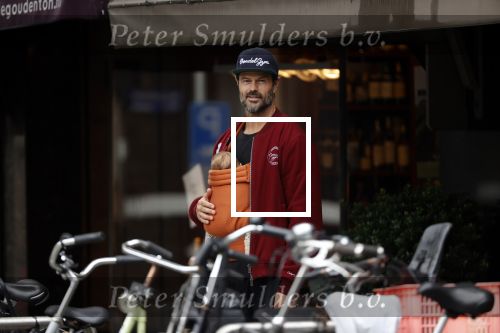 Amsterdam 22 augustus 2020
Arie Boomsma met zijn baby op zijn borst.